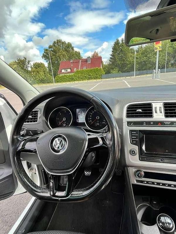 Gebraucht VW Polo Highline 105 PS (77 kW) 2017 Weiß Kleinwagen