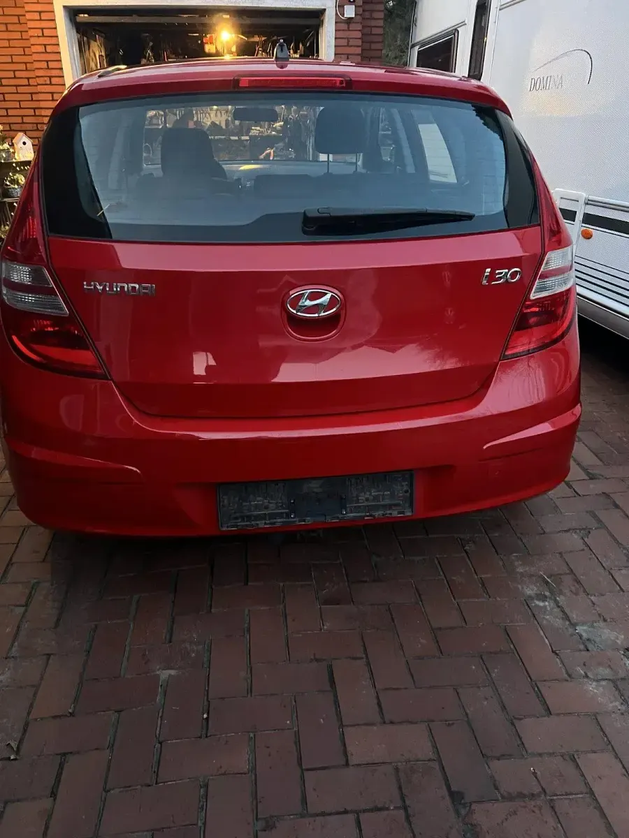 Gebraucht Hyundai i30 Classic 109 PS (80 kW) 2010 Rot Kleinwagen