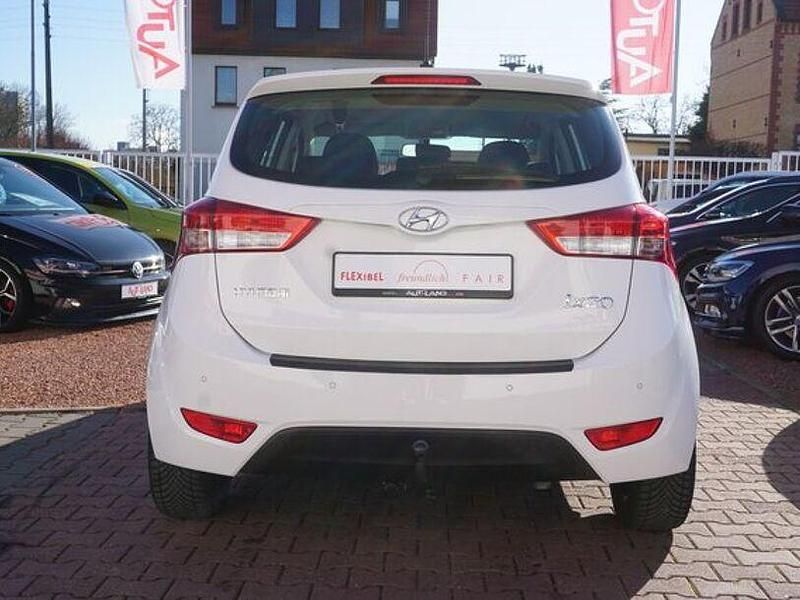 Gebraucht Hyundai ix20 Basis 90 PS (66 kW) 2016 Weiß Kleinwagen