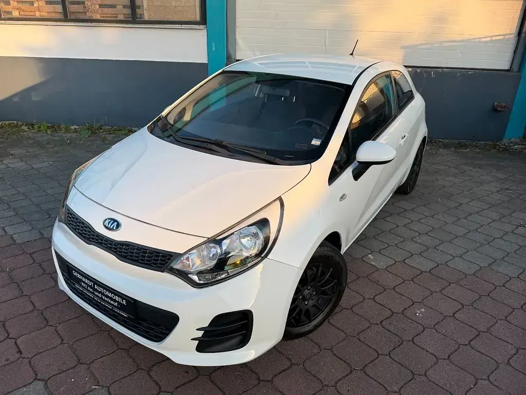 Gebraucht Kia Rio 84 PS (61 kW) 2016 Weiß Kleinwagen