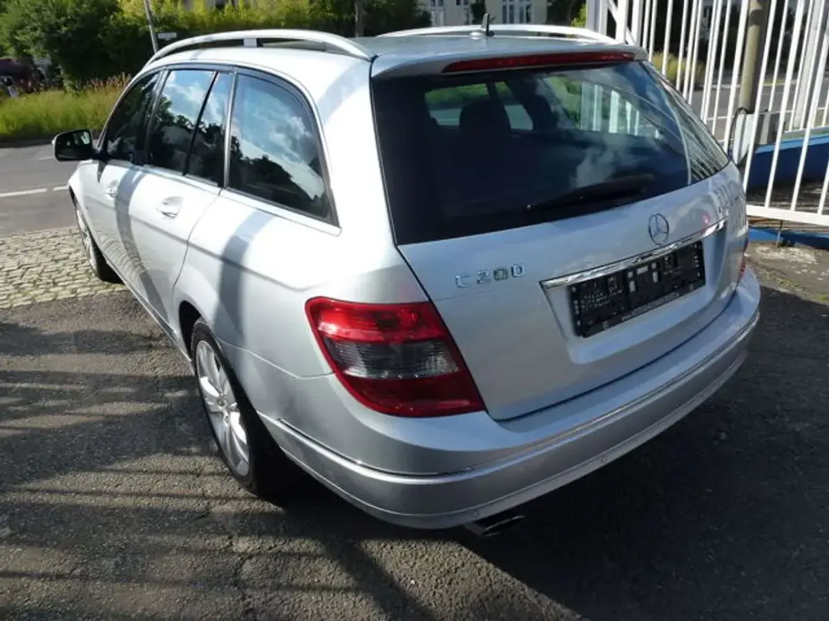 Gebraucht Mercedes C200 Avantgarde 184 PS (135 kW) 2008 Silber (metallic) Kombi
