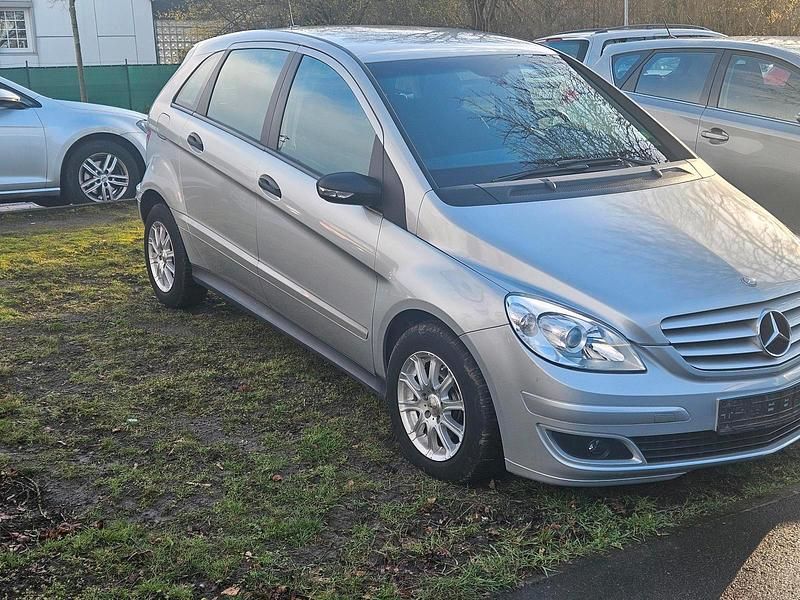 Gebraucht Mercedes B170 116 PS (85 kW) 2007 Silber Van / Kleinbus