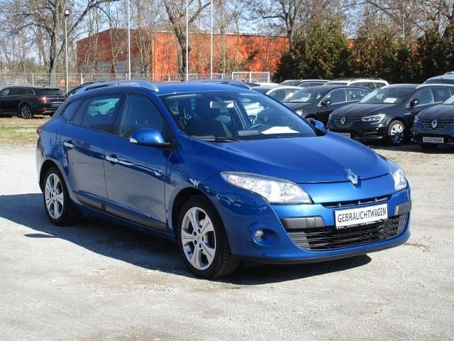 Gebraucht Renault Mégane III Dynamique 131 PS (96 kW) 2011 Blau Limousine