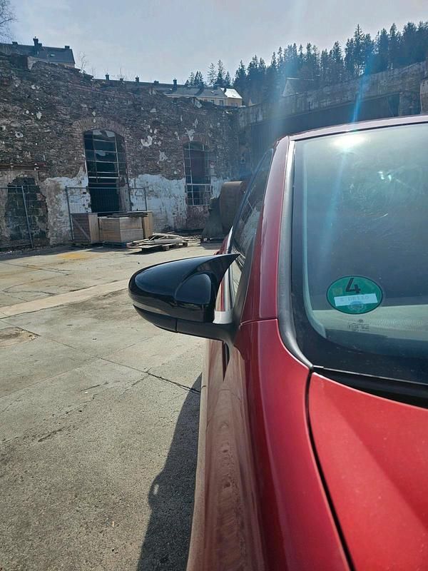 Gebraucht VW Golf VI 105 PS (77 kW) 2011 Rot Kleinwagen