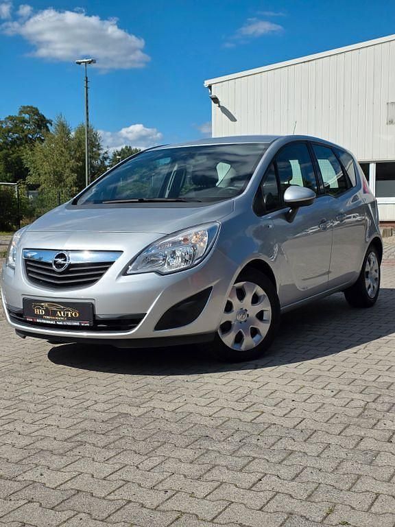 Gebraucht Opel Meriva Edition 95 PS (69 kW) 2011 Silber Van / Kleinbus