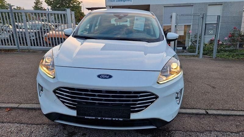 Gebraucht Ford Kuga Titanium 224 PS (164 kW) 2020 Weiß SUV