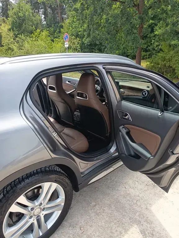 Gebraucht Mercedes GLA200 Urban 156 PS (114 kW) 2013 Grau SUV