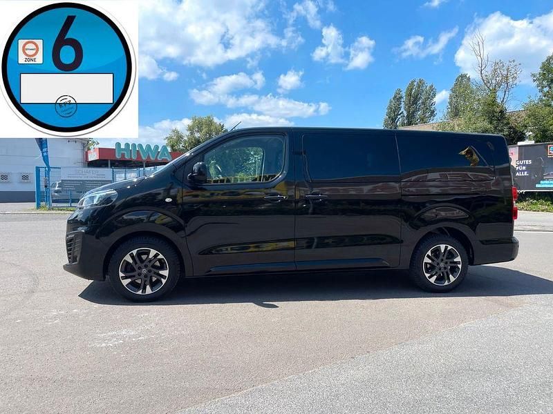 Schwarz Gebraucht 2022 Opel Zafira Life Van | 42.950 € (Teuer) - Bild 1/4