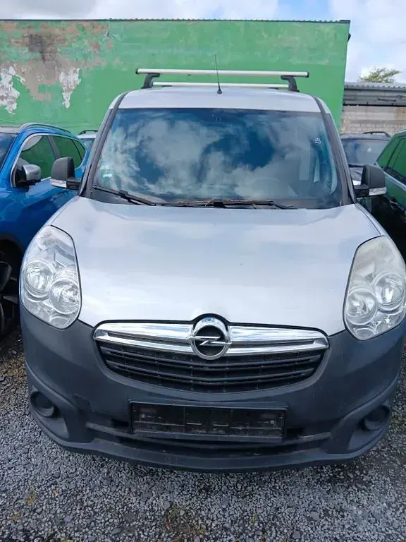 Usata Opel Combo Selection 105 CV (77 kW) 2015 Argento Monovolume