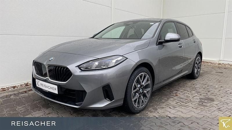 Grau Gebraucht 2025 BMW 120 Sport Line Kleinwagen | 33.590 € (Guter Preis) - Bild 1/4
