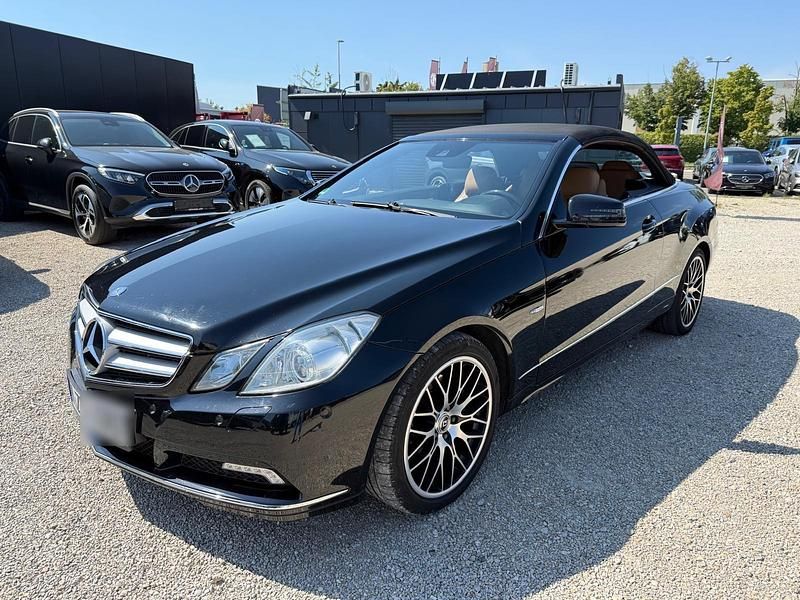 Schwarz Gebraucht 2010 Mercedes E350 Cabrio | 10.700 € (Guter Preis) - Bild 1/4