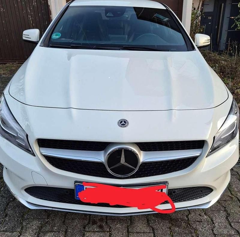 Gebraucht Mercedes CLA200 Shooting Brake 156 PS (114 kW) 2017 Weiß Kombi