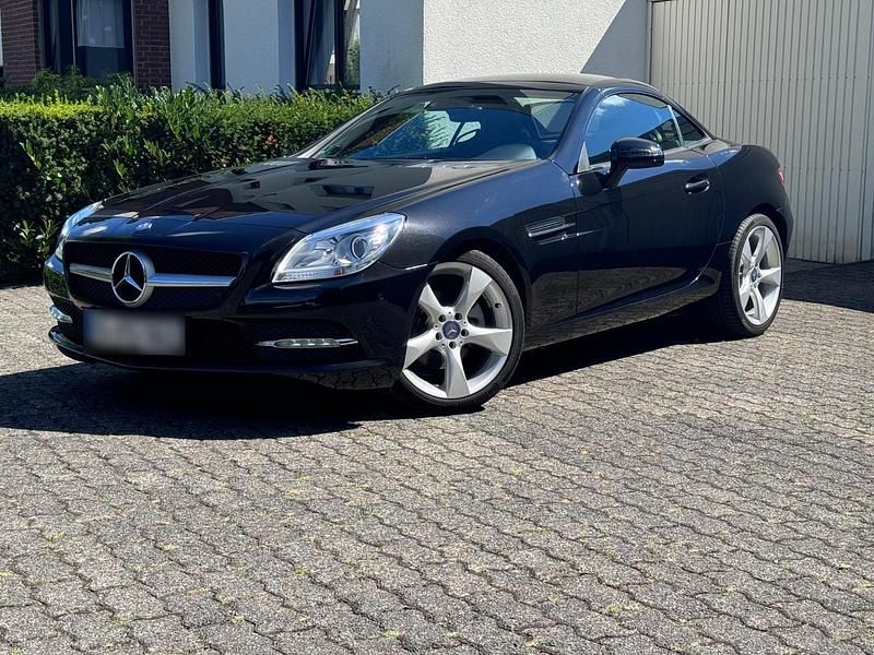 Gebraucht Mercedes SLK200 184 PS (135 kW) 2012 Schwarz Cabrio