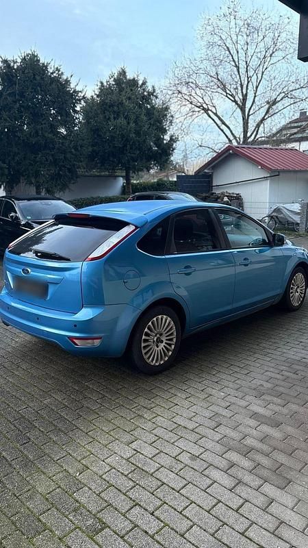 Usata Ford Focus 125 CV (91 kW) 2010 Blu Utilitaria