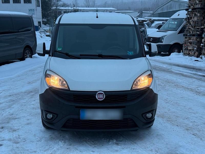 Gebraucht Fiat Doblò 101 PS (74 kW) 2016 Weiß Van / Kleinbus