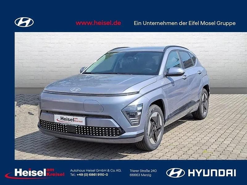 Gebraucht Hyundai Kona Trend 114 kW (156 PS) 2024 Meta blue / mic SUV