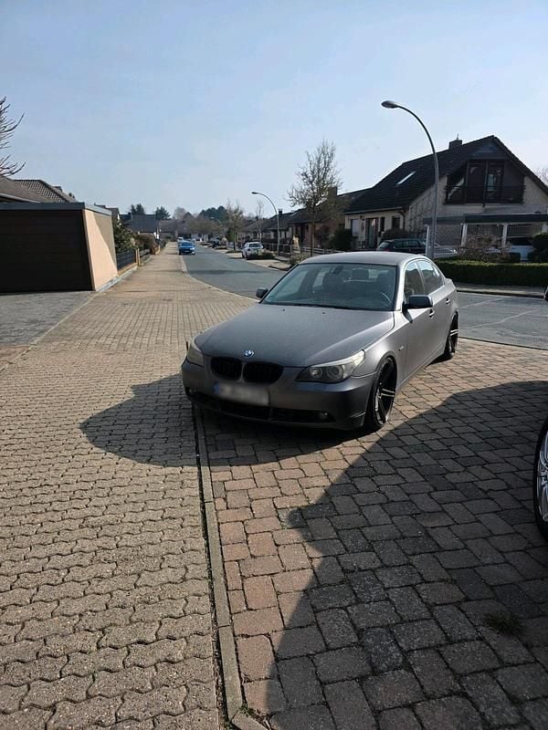 Gebraucht BMW 545 333 PS (244 kW) 2003 Silber Limousine