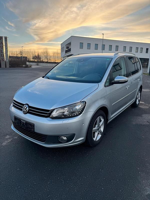 Silber Gebraucht 2013 VW Touran Van / Kleinbus | 7.899 € (Superpreis) - Bild 1/4