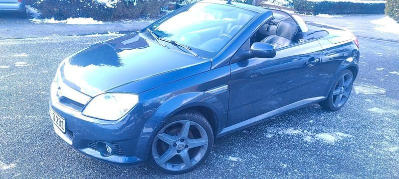 Gebraucht Opel Tigra 90 PS (66 kW) 2008 Grau Cabrio