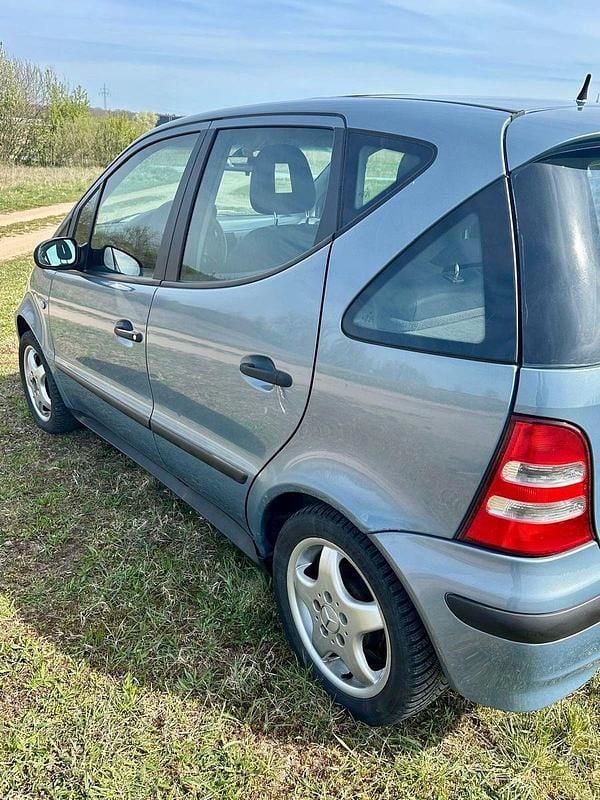 Gebraucht Mercedes A140 82 PS (60 kW) 2003 Blau Kleinwagen
