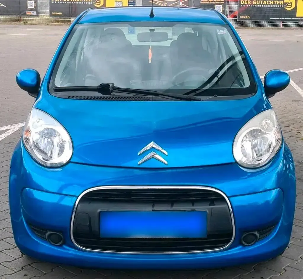 Gebraucht Citroën C1 70 PS (51 kW) 2012 Blau Kleinwagen