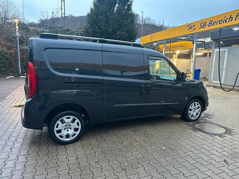 Schwarz Gebraucht 2015 Fiat Doblò Van / Kleinbus | 6.999 € (Guter Preis) - Bild 1/4