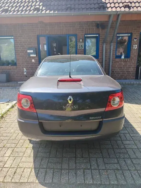 Gebraucht Renault Mégane Cabriolet Authentique 111 PS (81 kW) 2007 Grau Cabrio