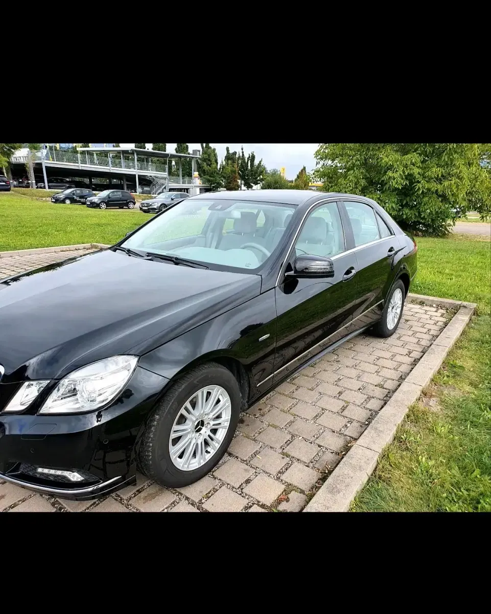 Gebraucht Mercedes E350 292 PS (214 kW) 2010 Schwarz Limousine