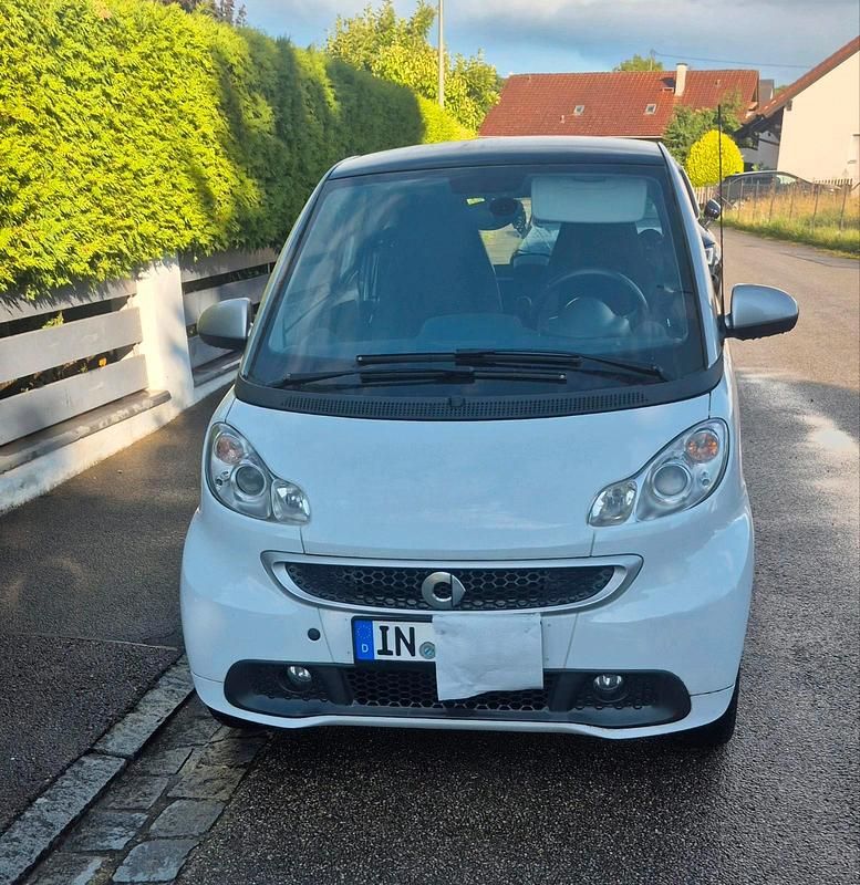 Weiß Gebraucht 2014 Smart ForTwo Coupé Coupé | 7.200 € - Bild 1/3