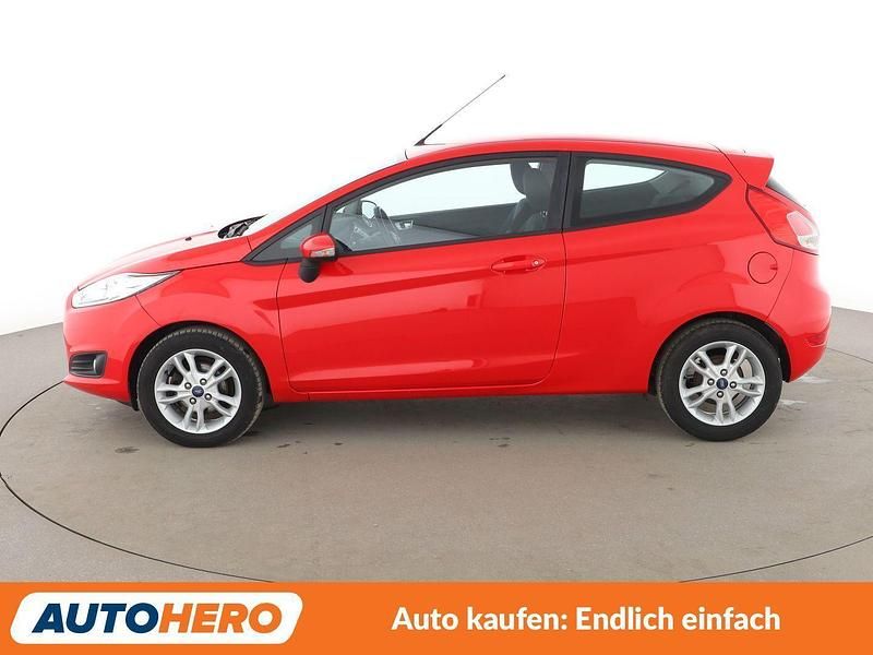 Gebraucht Ford Fiesta Celebration 101 PS (74 kW) 2017 Rot Kleinwagen