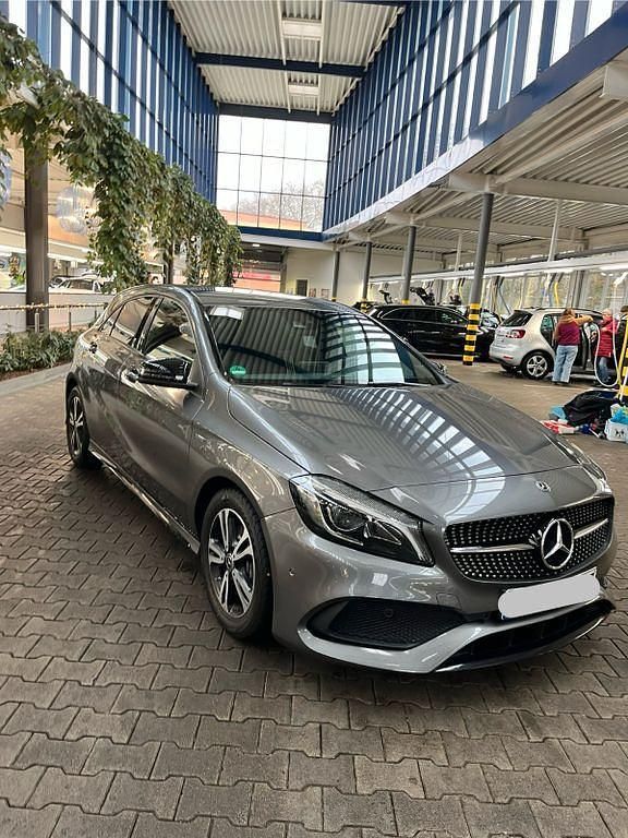 Gebraucht Mercedes A180 Edition 136 PS (100 kW) 2017 Limousine