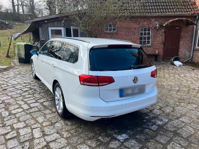 Gebraucht VW Passat 190 PS (139 kW) 2016 Weiß Kombi
