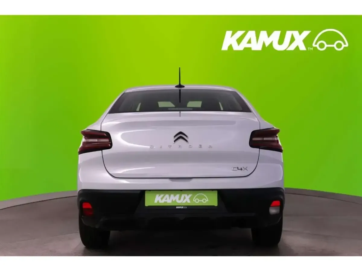 Gebraucht Citroën C4 PureTech 101 PS (74 kW) 2024 Okenite white paint/painted me SUV