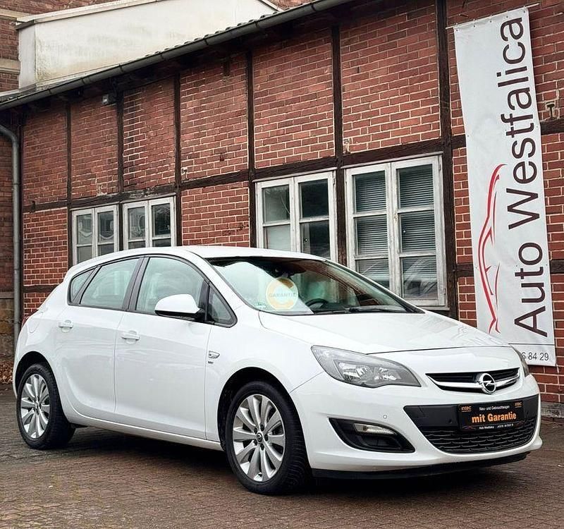 Weiß Gebraucht 2014 Opel Astra Energy Limousine | 9.150 € (Fairer Preis) - Bild 1/4