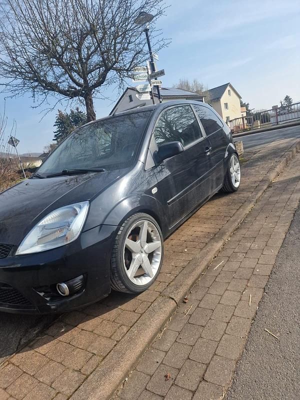 Gebraucht Ford Fiesta 101 PS (74 kW) 2002 Blau Kleinwagen