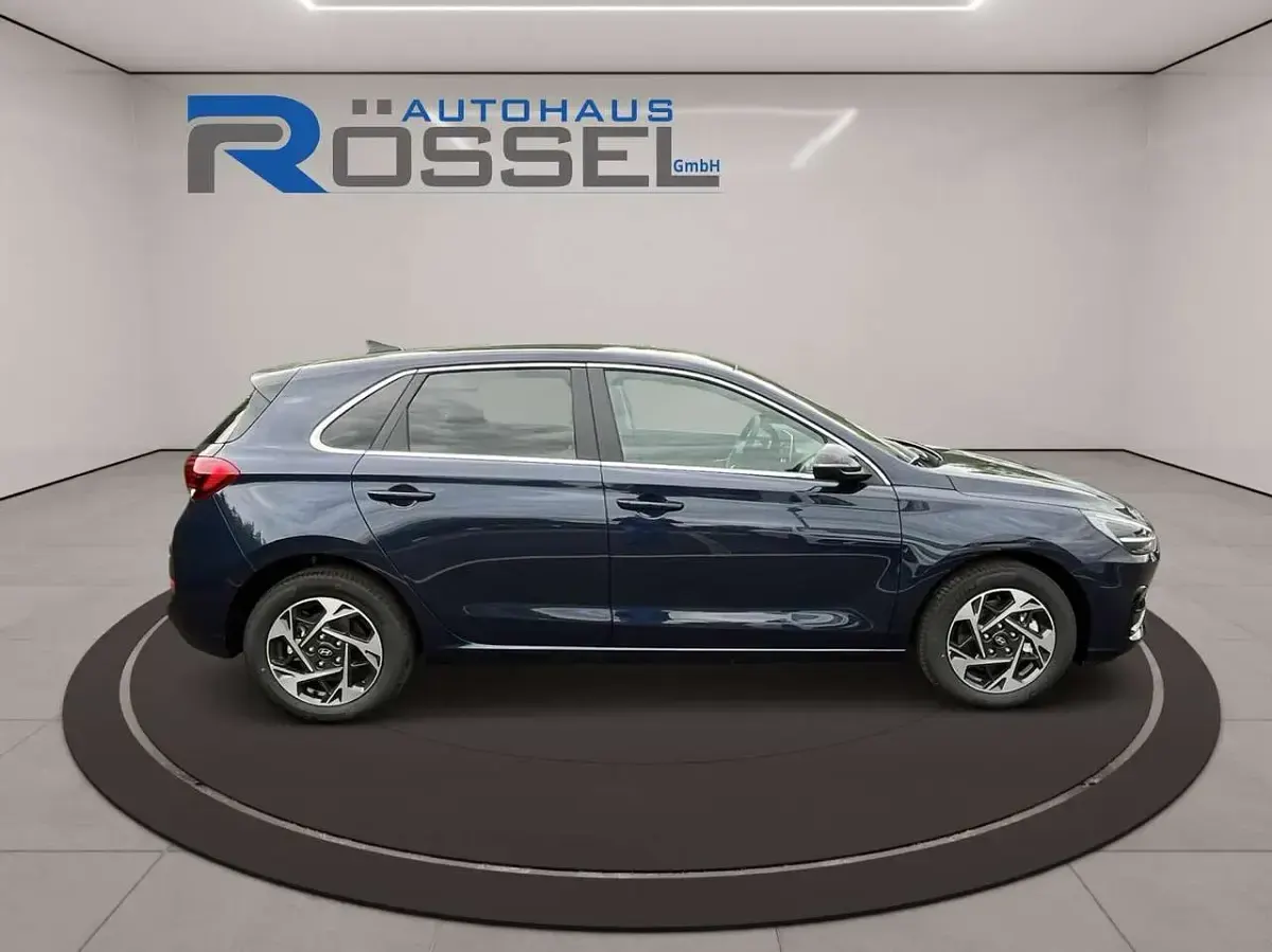 Neu Hyundai i30 Edition 140 PS (102 kW) 2026 Sailing blue Limousine
