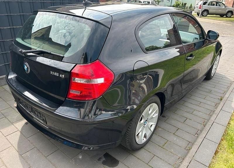 Second-hand BMW 116 116 CP (85 kW) 2010 Negru Hatchback
