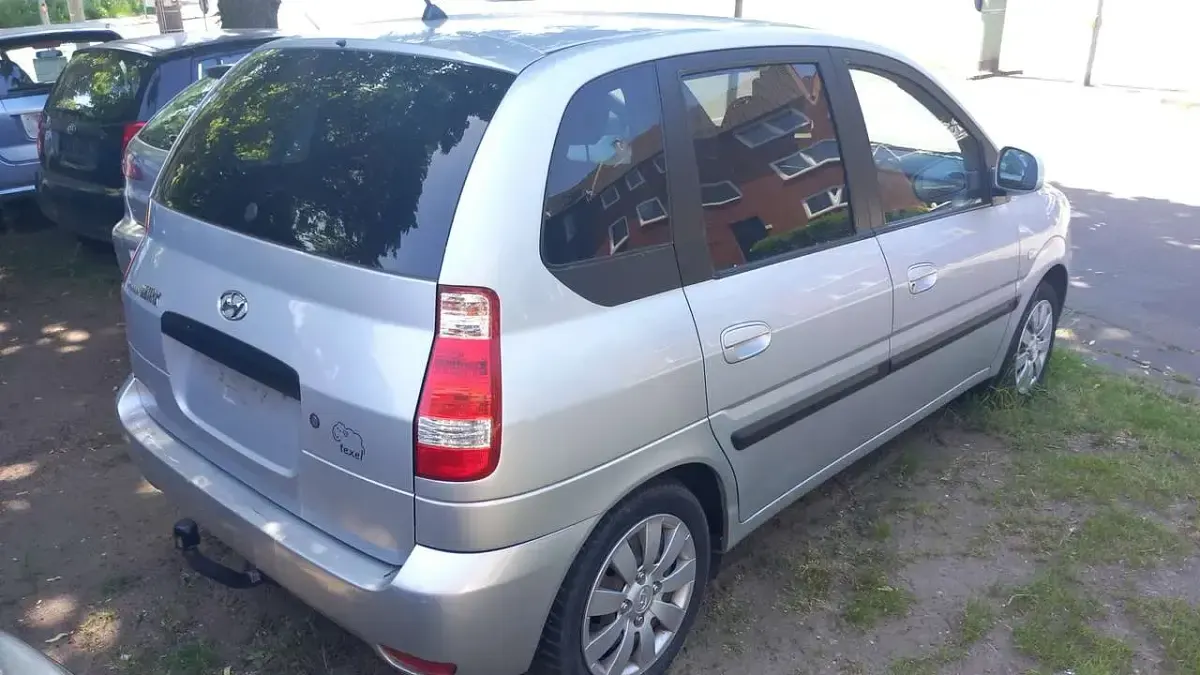 Gebraucht Hyundai Matrix 103 PS (75 kW) 2009 Silber Van / Kleinbus
