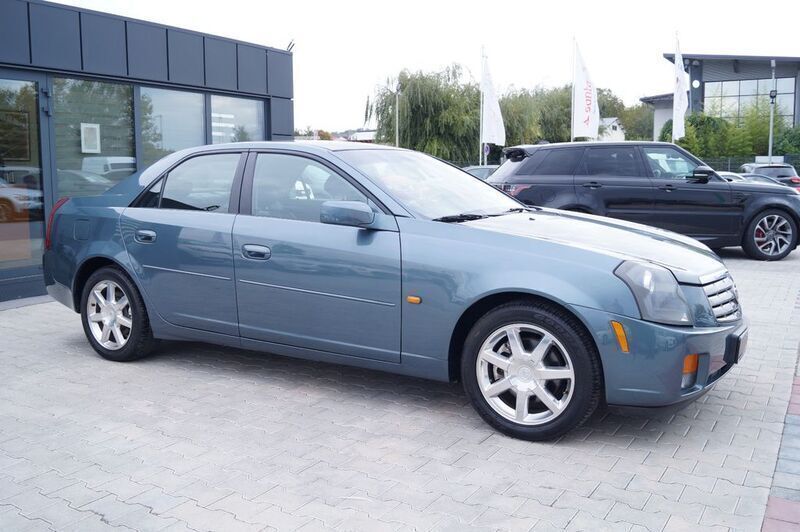 Grau Gebraucht 2006 Cadillac CTS Limousine | 7.990 € - Bild 1/4