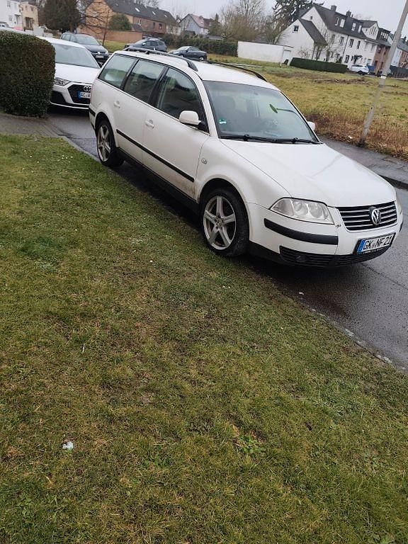 Gebraucht VW Passat Comfortline 131 PS (96 kW) 2002 Schwarz Kombi