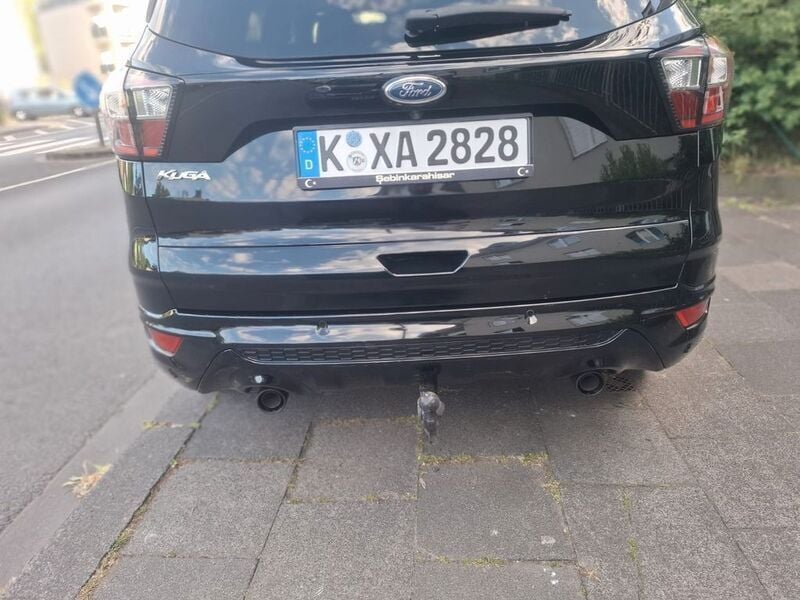 Gebraucht Ford Kuga 179 PS (131 kW) 2019 Schwarz SUV
