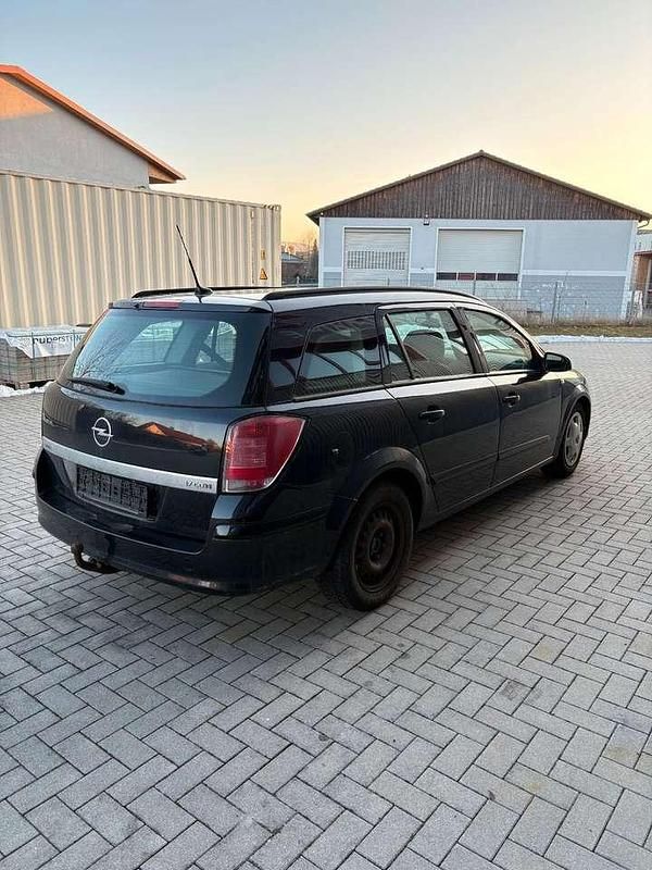 Gebraucht Opel Astra Edition 101 PS (74 kW) 2005 Schwarz Kombi