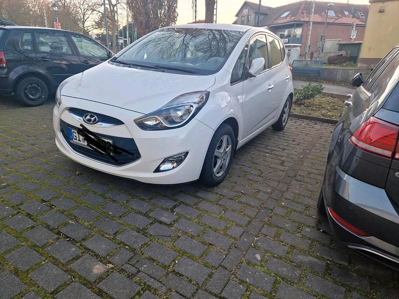 Gebraucht Hyundai ix20 125 PS (91 kW) 2011 Weiß Kleinwagen