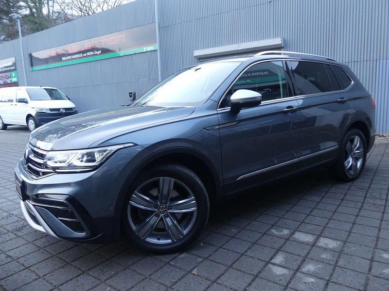 Gebraucht VW Tiguan Allspace 245 PS (180 kW) 2023 Platinum grey metallic (metallic) SUV