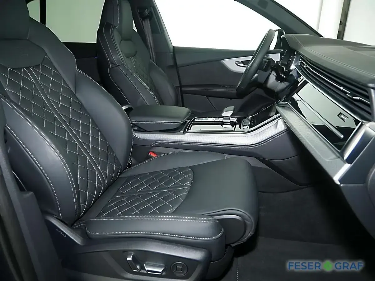 Gebraucht Audi Q8 Business 489 PS (359 kW) 2025 Daytonagrau perleffekt SUV