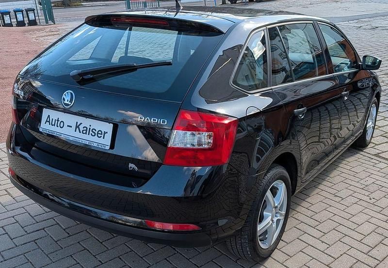 Gebraucht Skoda Rapid Active 86 PS (63 kW) 2014 Schwarz Kleinwagen