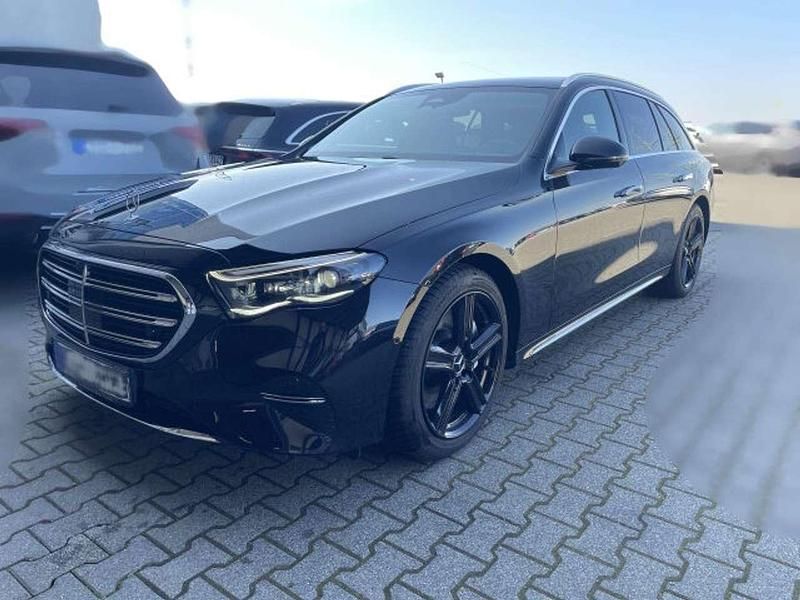 lack obsidianschwarz Gebraucht 2024 Mercedes E300 Premium Kombi | 61.420 € (Teuer) - Bild 1/4