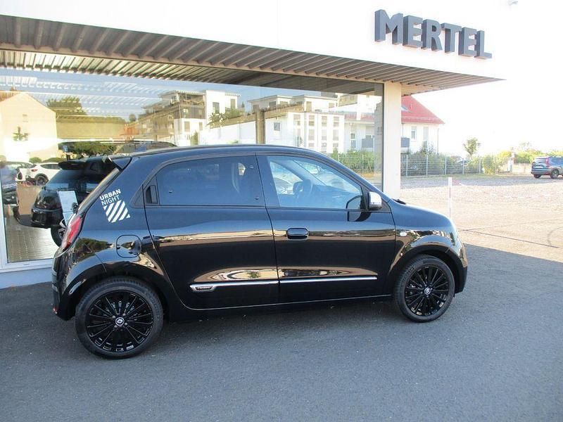 Schwarz Gebraucht 2024 Renault Twingo Urban Night Kleinwagen | 19.300 € - Bild 1/4