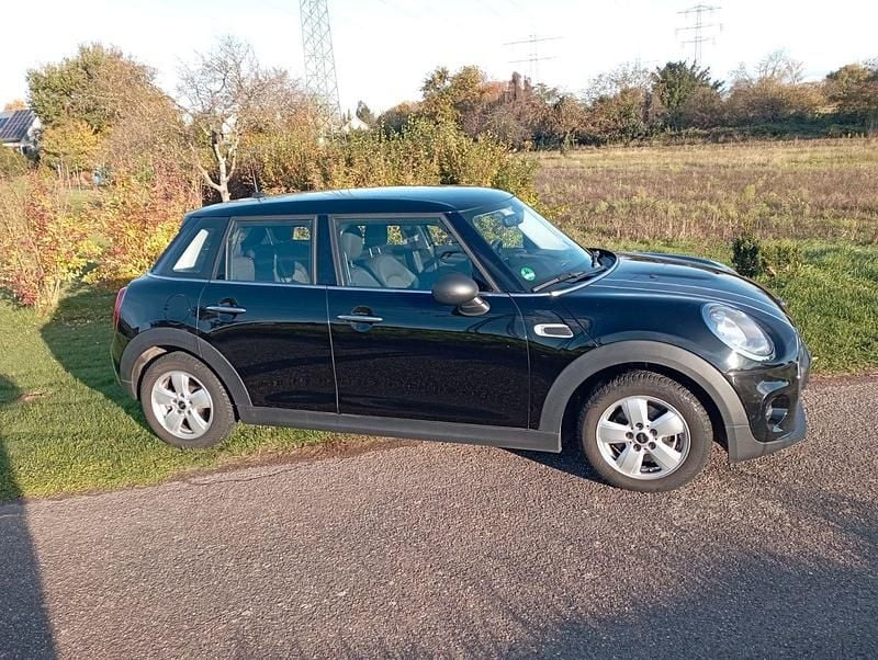 Second-hand Mini ONE 102 CP (75 kW) 2017 Negru Hatchback