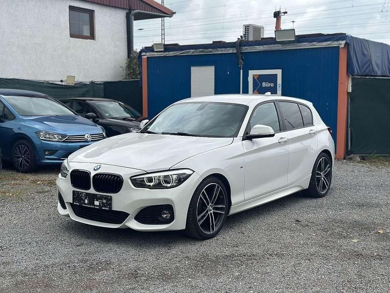 Alpinweiss iii Gebraucht 2018 BMW 118 M Sport Kleinwagen | 14.000 € (Guter Preis) - Bild 1/4